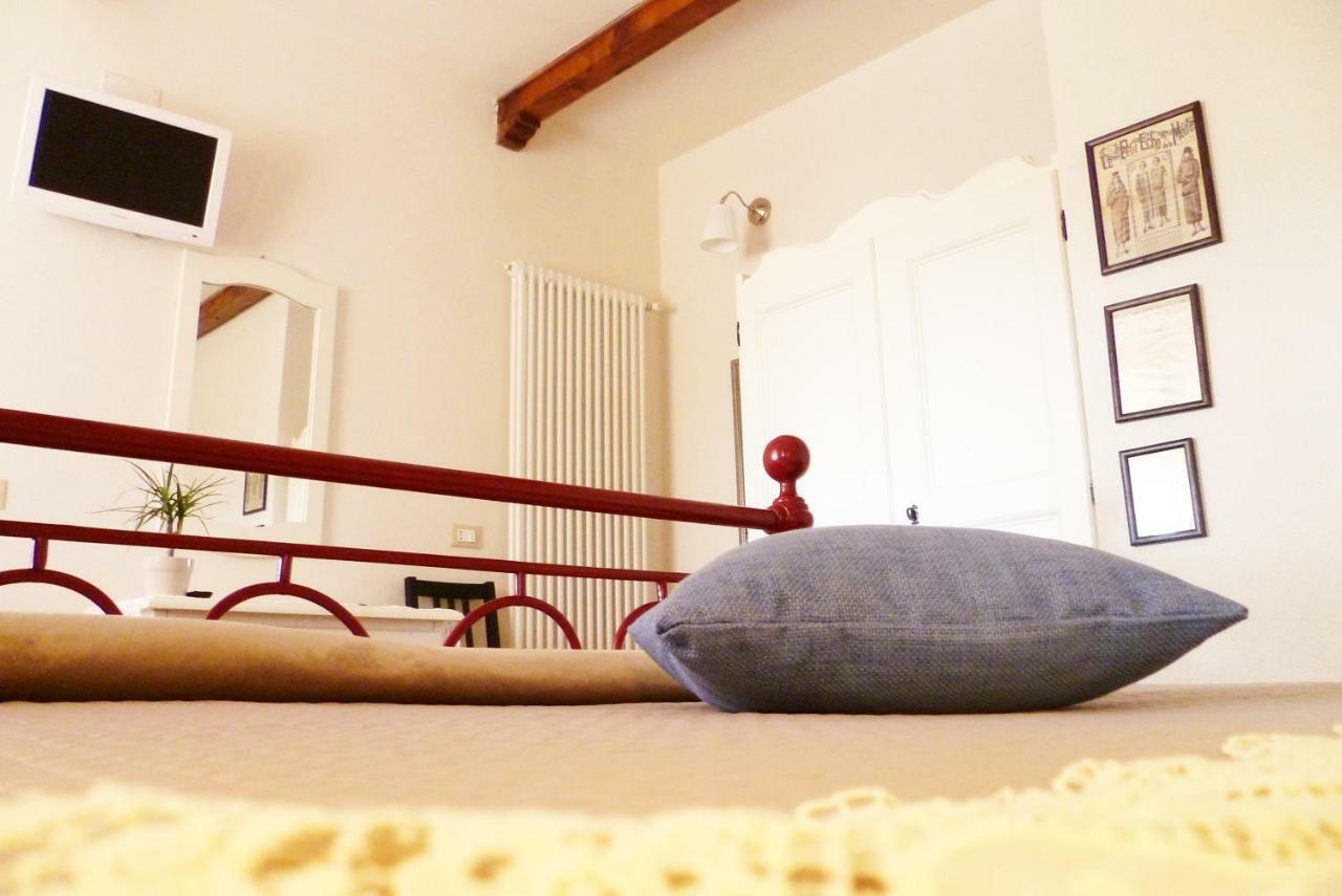 B&B Colle Di Terria Country House Contigliano Exterior foto
