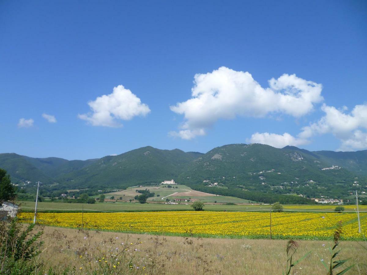 B&B Colle Di Terria Country House Contigliano Exterior foto